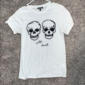 Skull stitched tee
